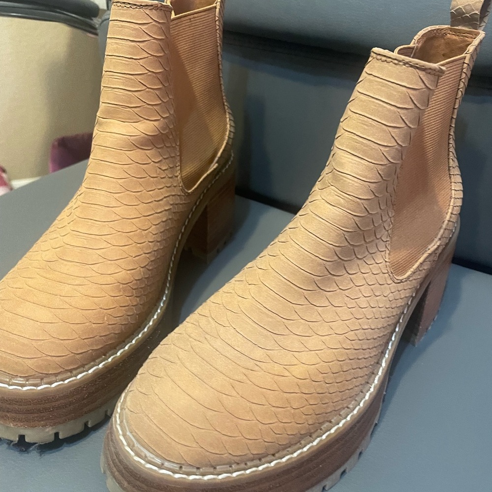 MIA Tan Textured Heeled Boots